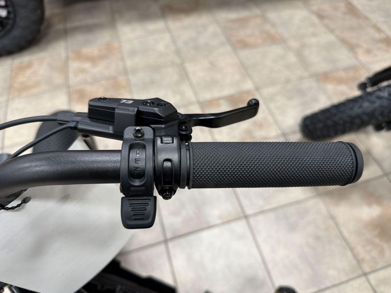 New 2025 Super73 Z MIAMI SE E-BIKE Image 26