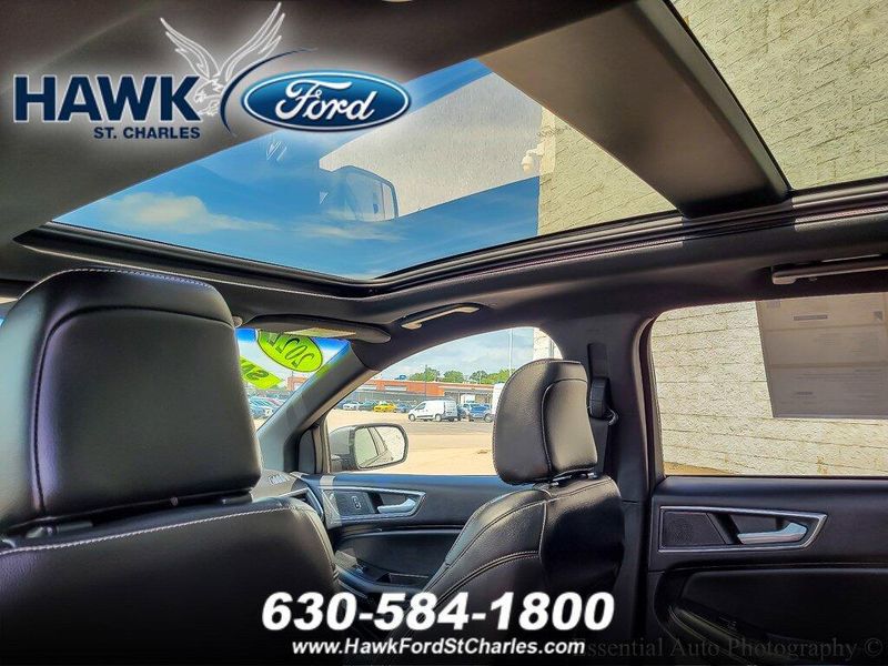 2022 Ford Edge ST photo 10