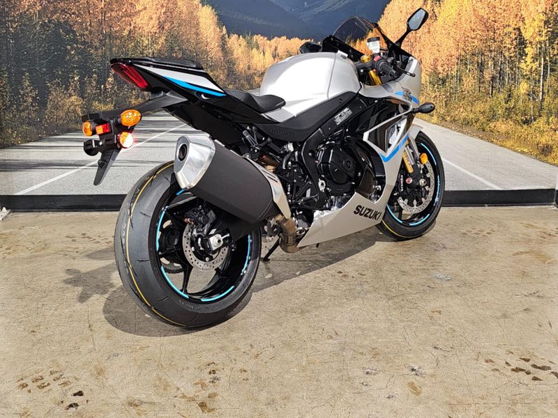 New 2025 Suzuki GSX-R1000 Image 9