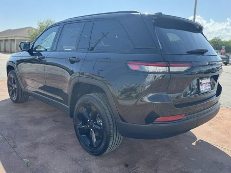 New 2025 Jeep Grand Cherokee Altitude X 4x2Image 3