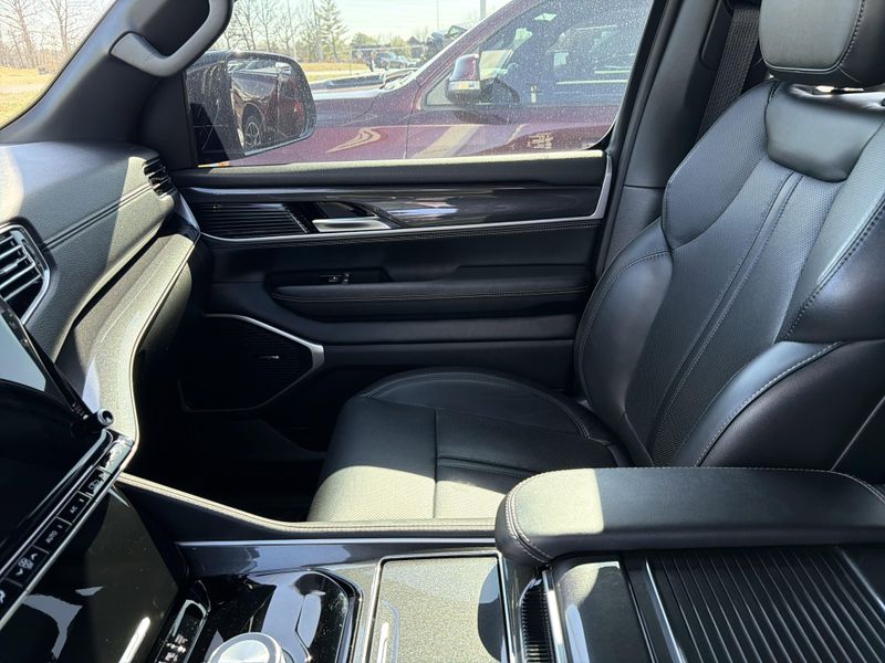 2024 Jeep Wagoneer Series 1Image 30