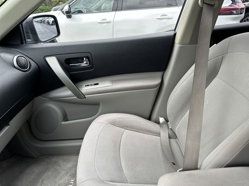 2012 Nissan Rogue SImage 28