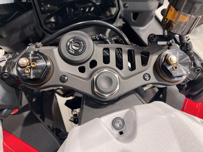 New 2025 Yamaha YZF-R9 Image 12