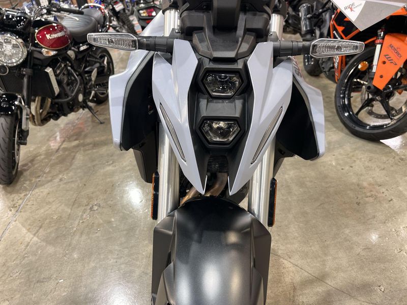 Used 2024 Suzuki GSX-8S CA Image 19