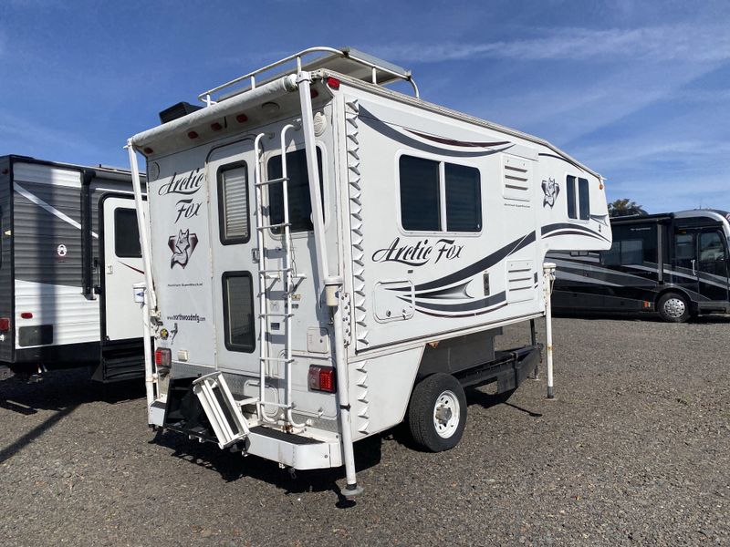 Used 2012 ARCTIC FOX 990 Image 3