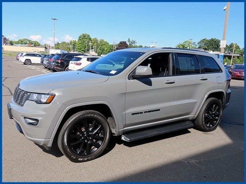 2021 Jeep Grand Cherokee Laredo XImage 1