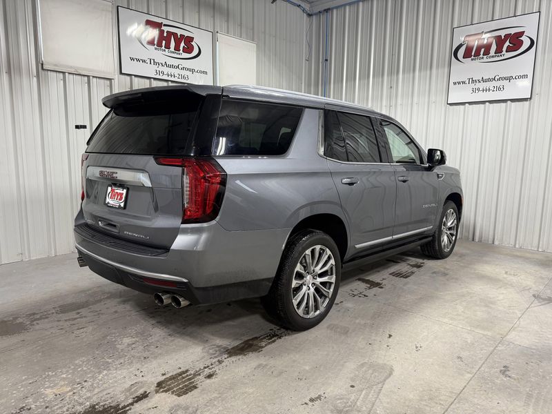 Used 2022 GMC Yukon DenaliImage 3
