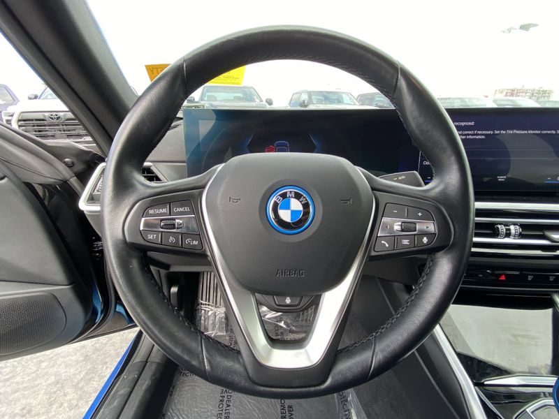 2023 BMW i4 eDrive40Image 25