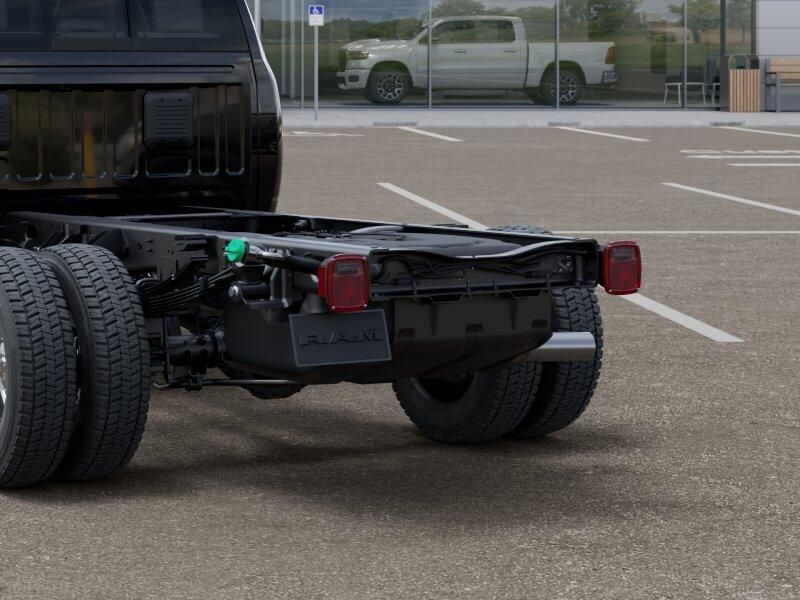 New 2026 RAM 4500 Big Horn Chassis Crew Cab 4x4 60