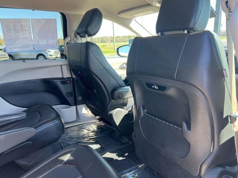 2023 Chrysler Pacifica Touring LImage 25