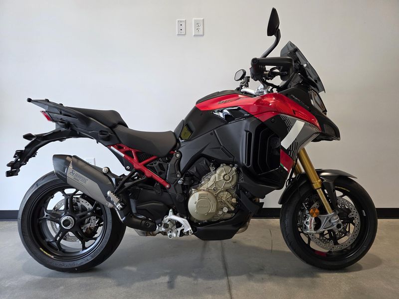 New 2025 Ducati Multistrada V4 Pikes Peak 