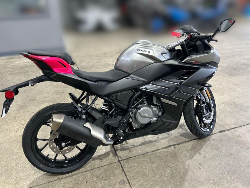 Used 2025 CFMOTO 300SS Image 13
