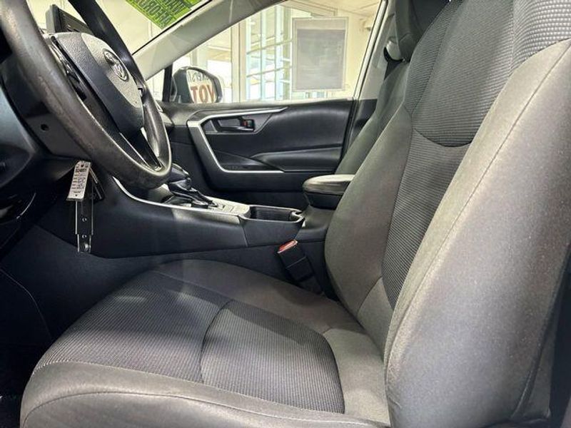 Used 2022 Toyota RAV4 Hybrid LEImage 11