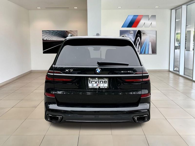 2026 BMW X7 xDrive40iImage 7