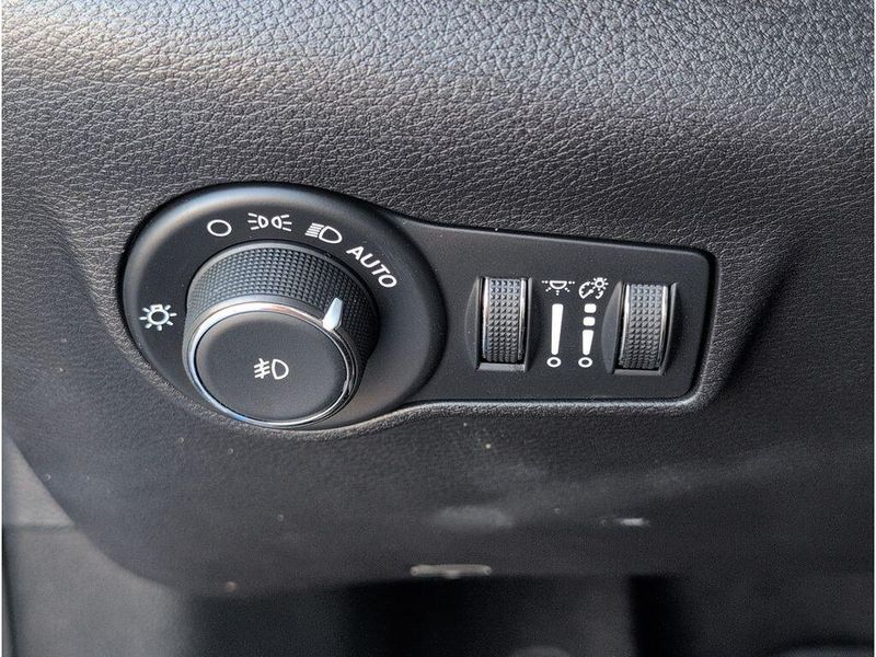 Used 2024 Jeep Compass LatitudeImage 27