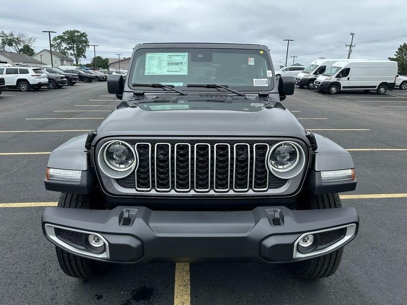 2025 Jeep Wrangler 4-door SaharaImage 6