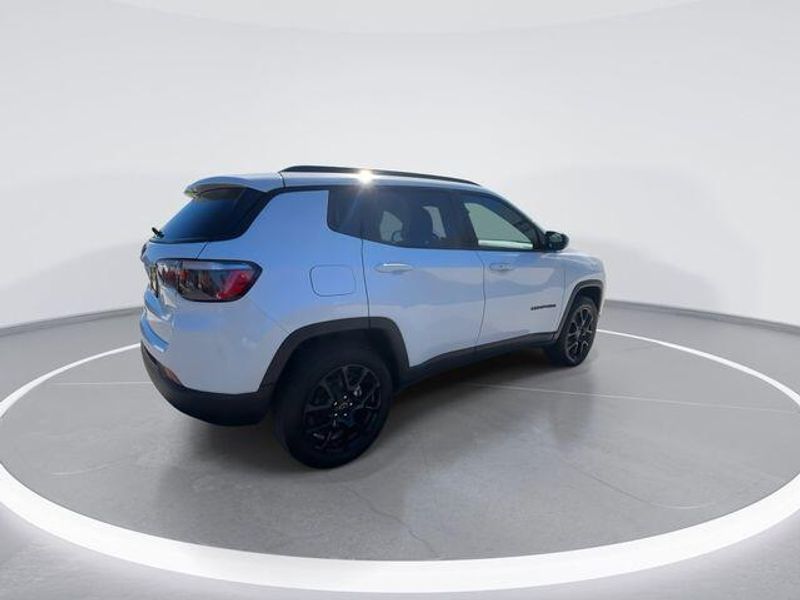 New 2026 Jeep Compass Latitude Altitude 4x4Image 8