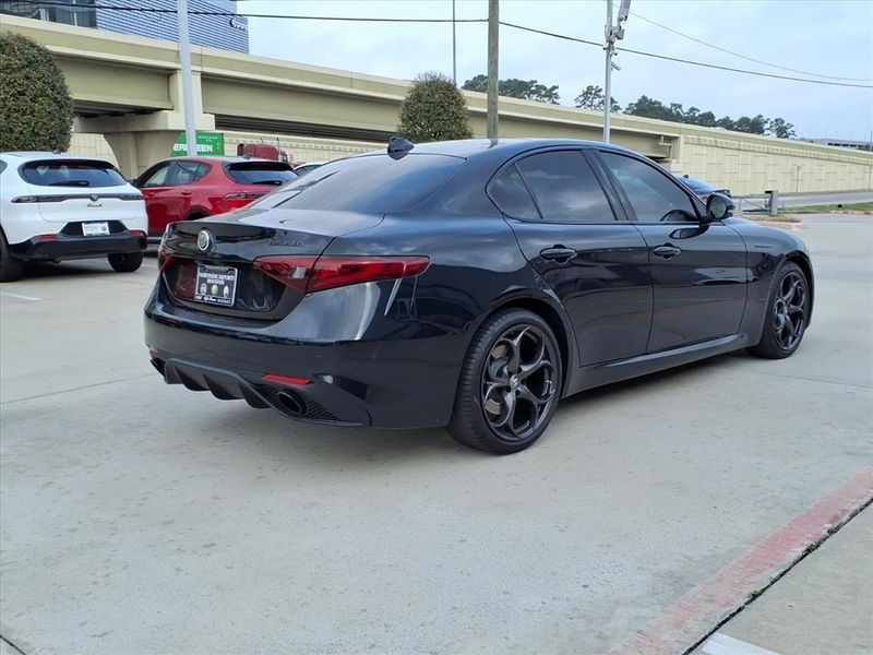 Used 2023 Alfa Romeo Giulia EstremaImage 7