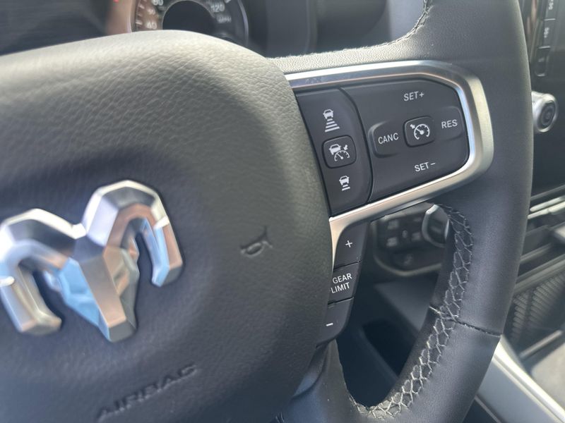 2025 RAM 1500 Big Horn Crew Cab 4x4 5