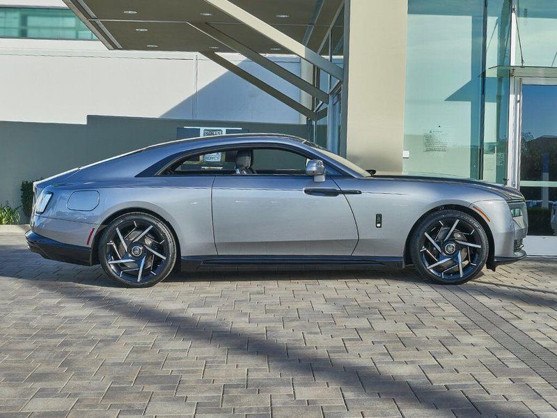 New 2026 Rolls-Royce Spectre Image 10