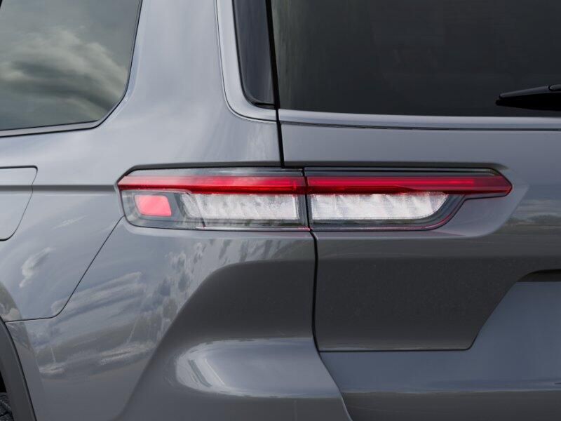 New 2027 Jeep Grand Cherokee L Limited 4x2Image 5