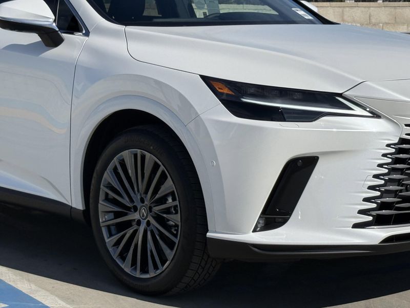 New 2026 Lexus RX 450h+ LuxuryImage 4