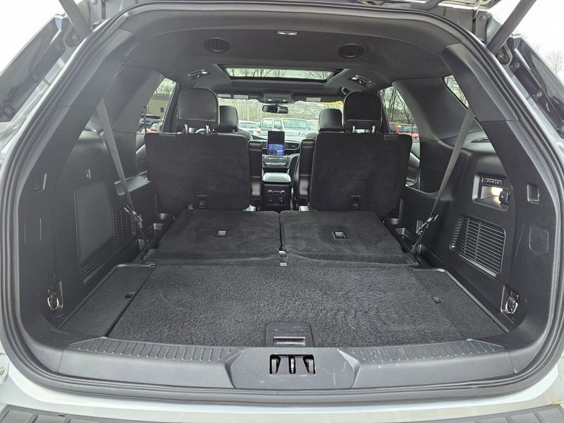 Used 2020 Ford Explorer STImage 9