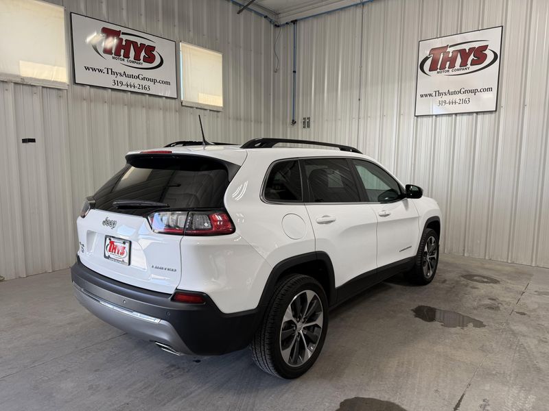 Used 2022 Jeep Cherokee LimitedImage 3