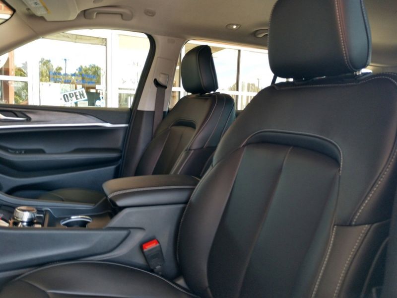 2023 Jeep Grand Cherokee L Limited 4x4Image 8