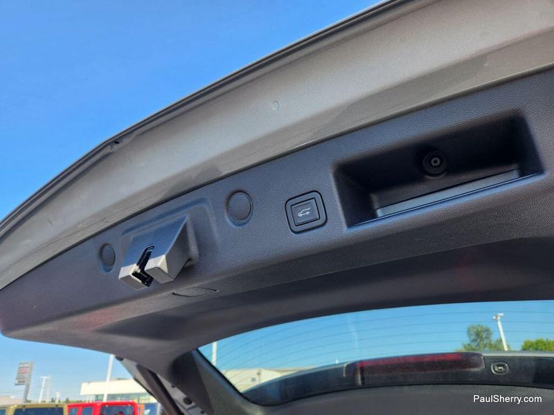 Used 2023 Chevrolet Equinox LT