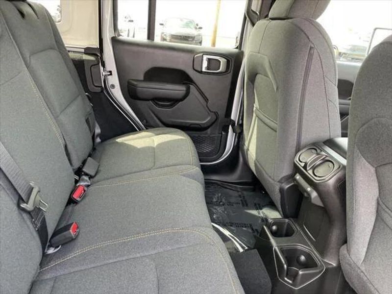 2024 Jeep Wrangler Unlimited Sport RHD photo 13