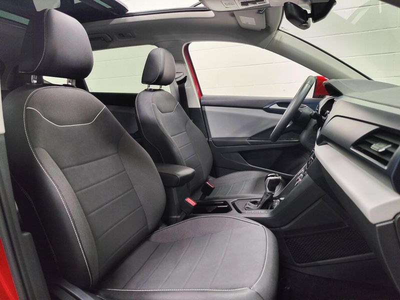 Used 2023 Volkswagen Taos SE w/SunroofImage 4