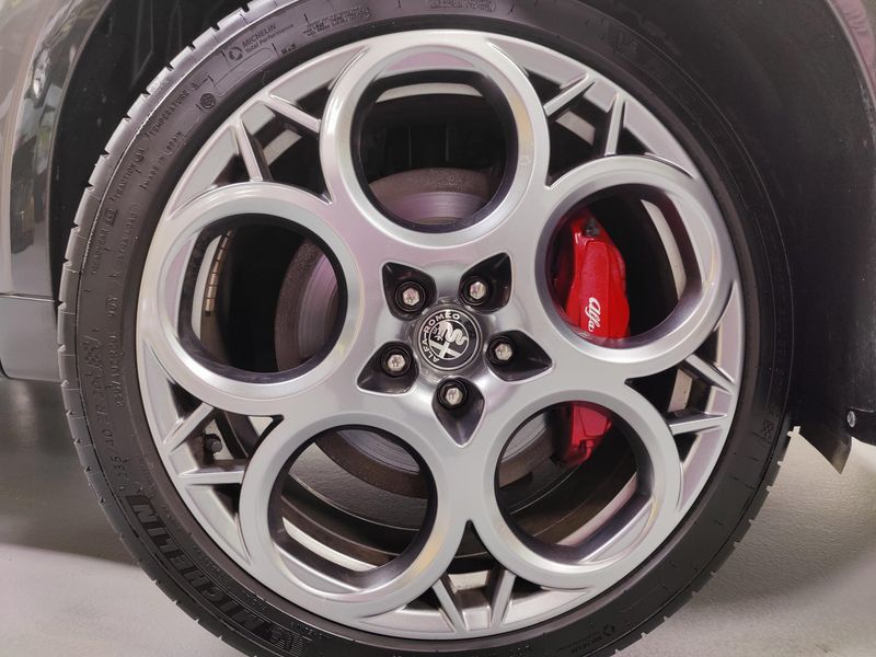 Used 2024 Alfa Romeo Tonale Veloce Premium AWD w/SunroofImage 9