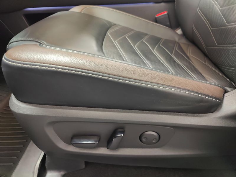 2023 Nissan Pathfinder Platinum V6 AWD BlackImage 21