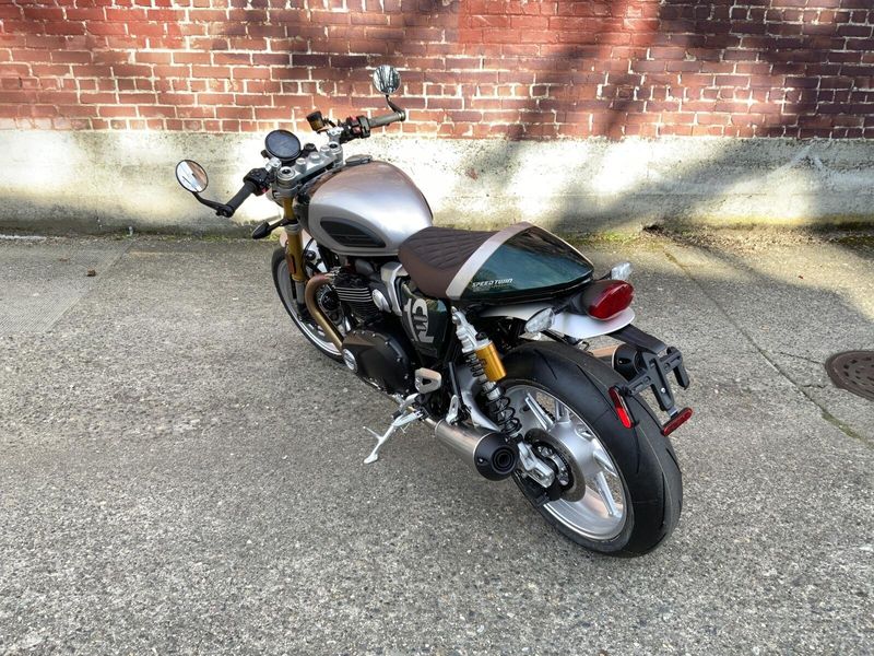 2027 Triumph SPEED TWIN 1200 CAFE RACER