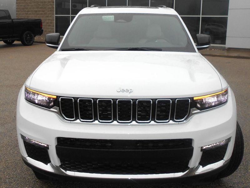 2025 Jeep Grand Cherokee L Limited 4x4Image 31
