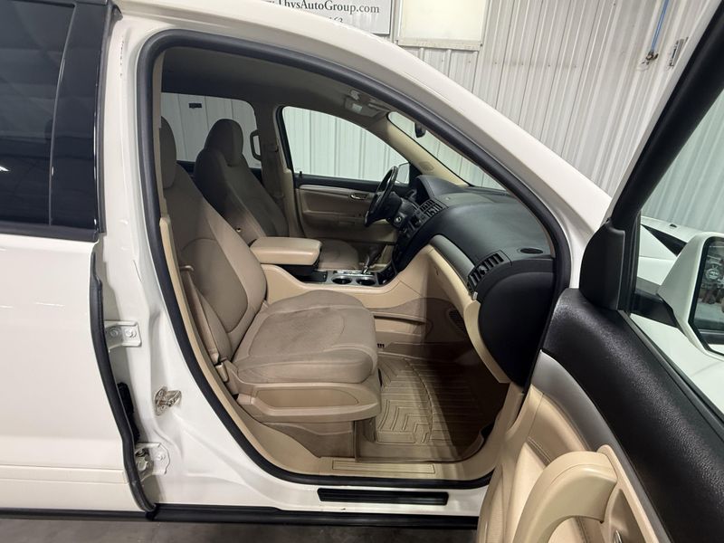 Used 2010 Saturn Outlook XE PremiumImage 12