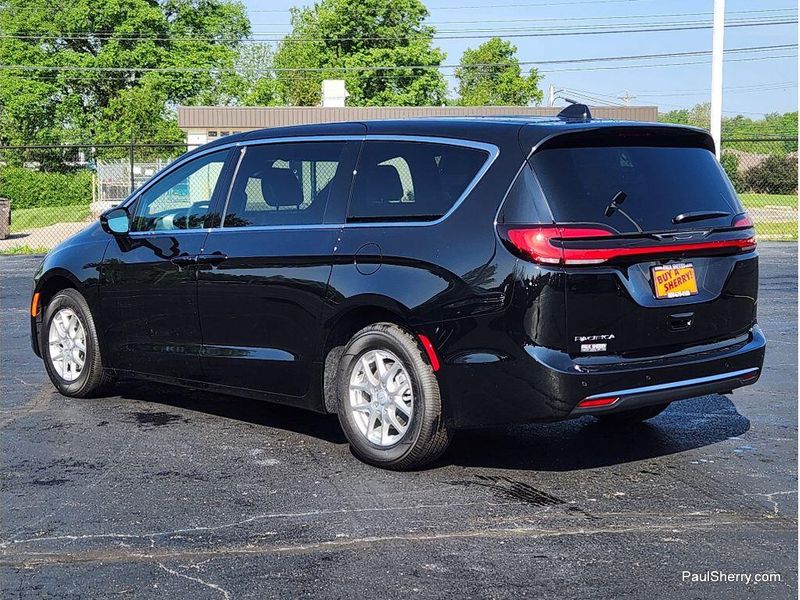 New 2027 Chrysler Pacifica Select
