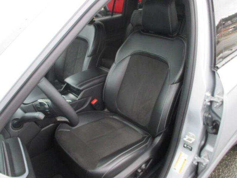 Used 2024 Jeep Grand Cherokee L AltitudeImage 14