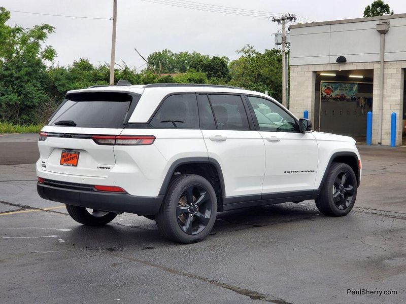 2023 Jeep Grand Cherokee Limited BlackImage 8
