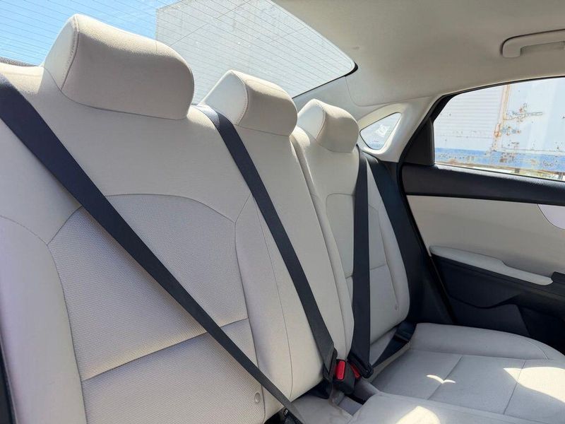 Used 2023 Kia Forte LXSImage 21