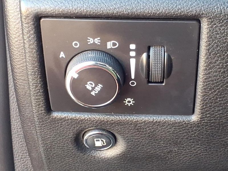 Used 2015 Jeep Grand Cherokee AltitudeImage 20