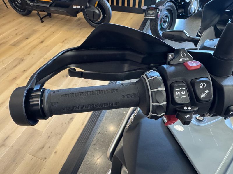 2024 BMW R 1250 GS Adventure - ASH GREY 