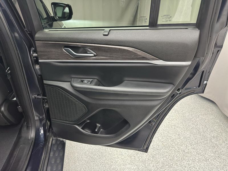 Used 2024 Jeep Grand Cherokee LimitedImage 15