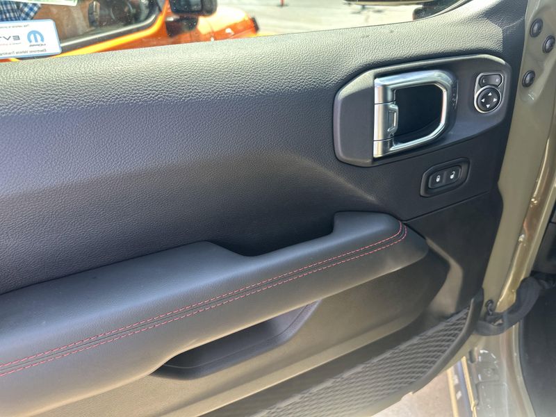 New 2025 Jeep Wrangler 4-door Rubicon XImage 18
