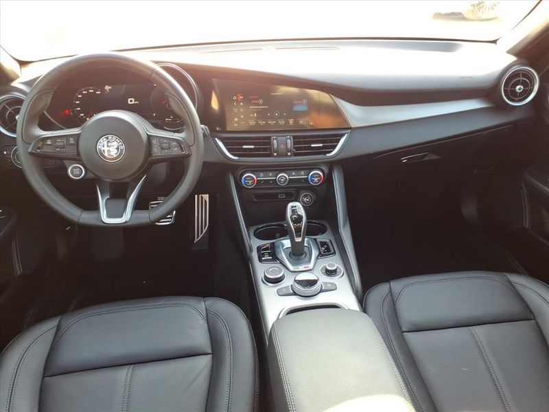Used 2024 Alfa Romeo Giulia TiImage 10