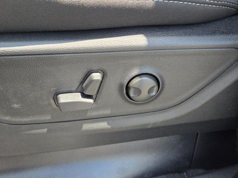 New 2026 RAM 1500 Big Horn Crew Cab 4x2 5'7' Box