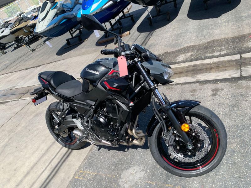 New 2025 Kawasaki Z650 Image 12