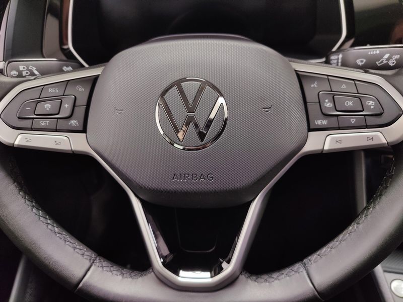 2024 Volkswagen Jetta SE w/Sunroof/Black Wheel PkgImage 28