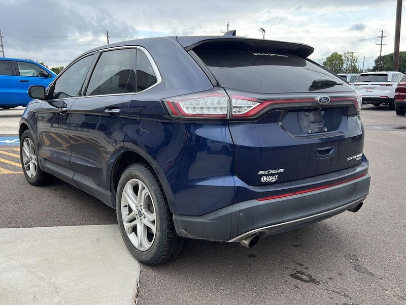 2016 Ford Edge Titanium photo 3